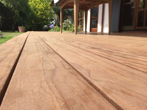 Holzterrasse aus Lärche – Projekt in Rottenburg